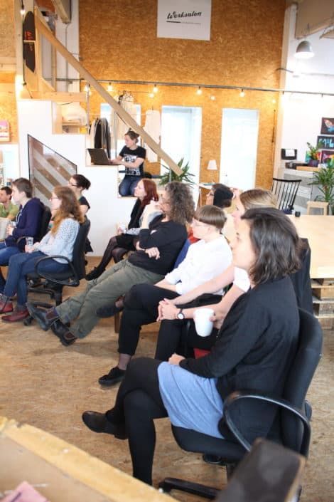 Holzfachfrauen im Werksalon Holzfachfrauen im Werksalon